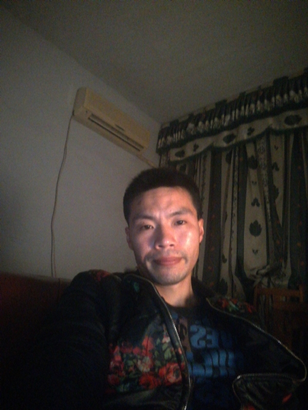 性情男儿的第一张照片--合肥相亲服务中心