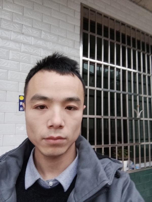 笑得那么开心的第一张照片--合肥相亲服务中心