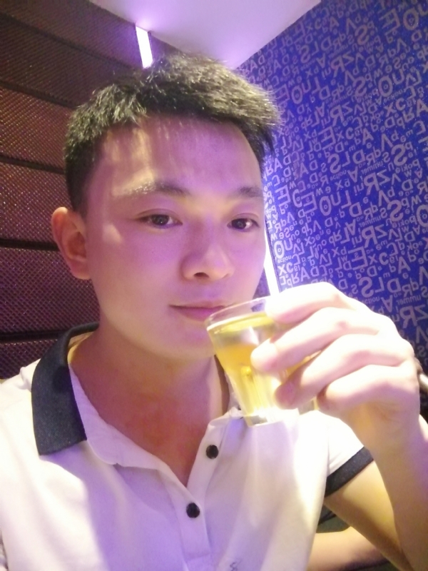 幸福的拥抱的第一张照片--合肥相亲服务中心