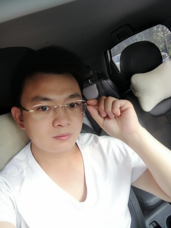 幸福的拥抱的第二张照片--合肥相亲服务中心