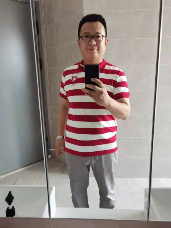 行走的打桩机的第一张照片--合肥相亲服务中心