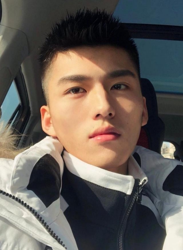 飞翔的第一张照片--合肥相亲服务中心