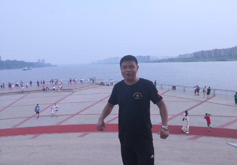 曾经心疼的我的第一张照片--合肥相亲服务中心