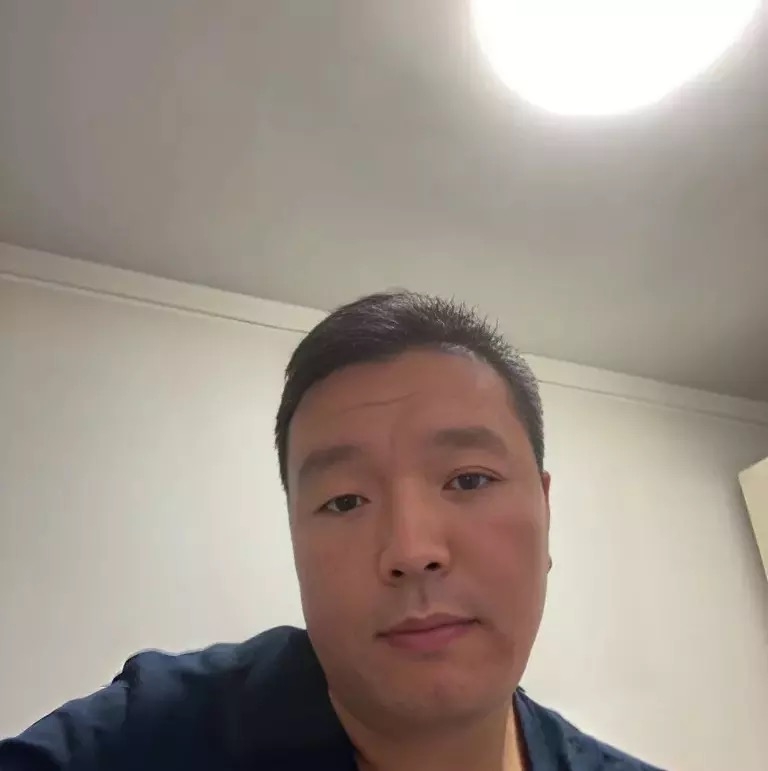 穿唐装的松鼠的第一张照片--合肥相亲服务中心