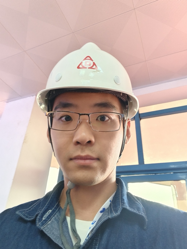 何鹏宇的第二张照片--合肥相亲服务中心