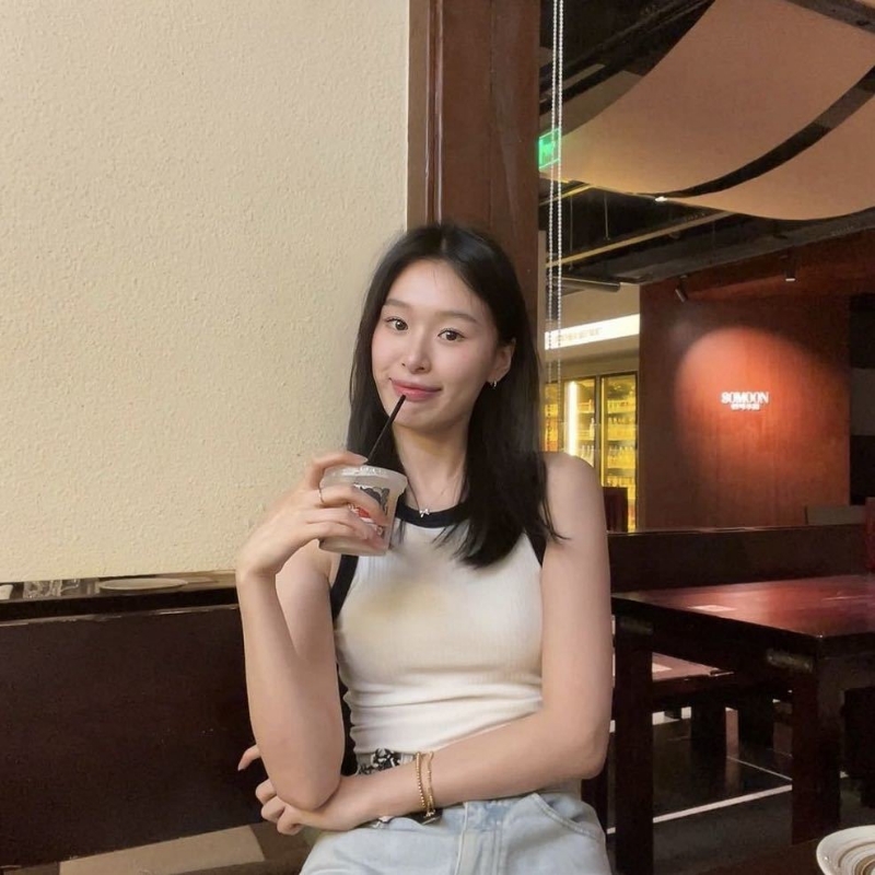 羽毛的第一张照片--合肥相亲服务中心